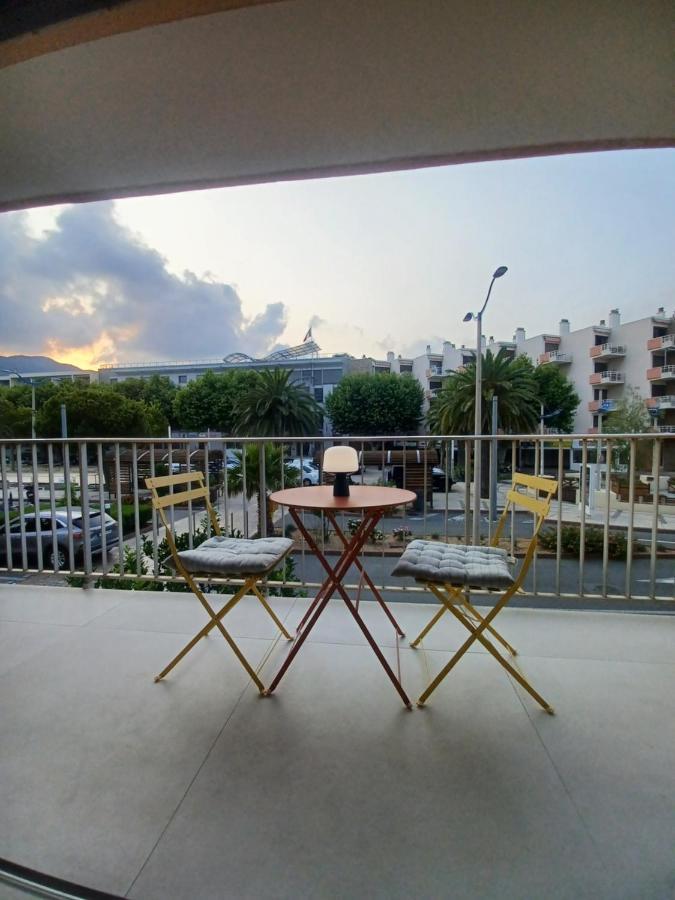 Superbe Appartement A 2 Minutes De La Mer Кавалер-сюр-Мер Экстерьер фото